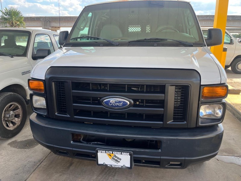 Ford Econoline Cargo Van Vehicle Image 02