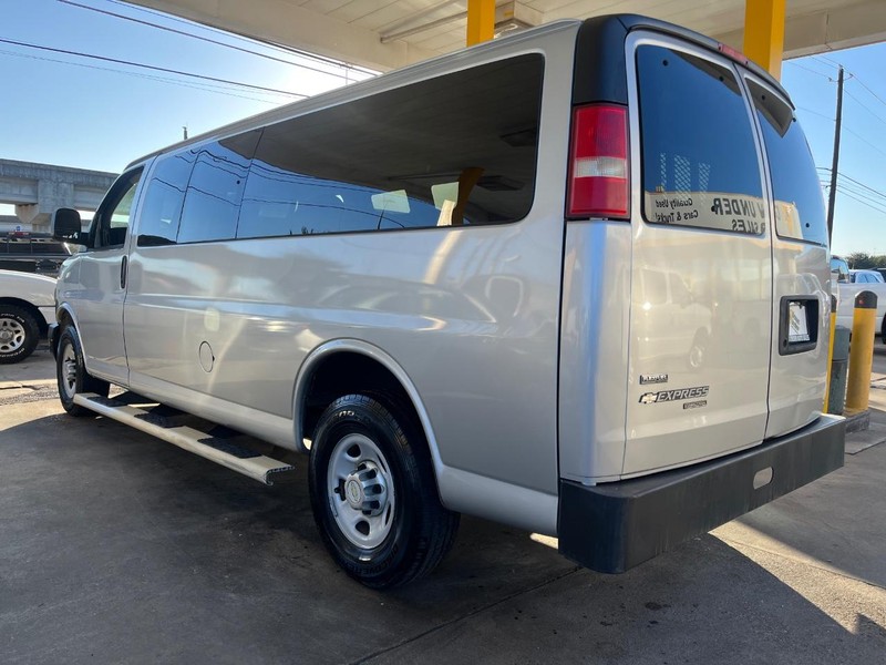 Chevrolet Express Passenger Vehicle Image 06