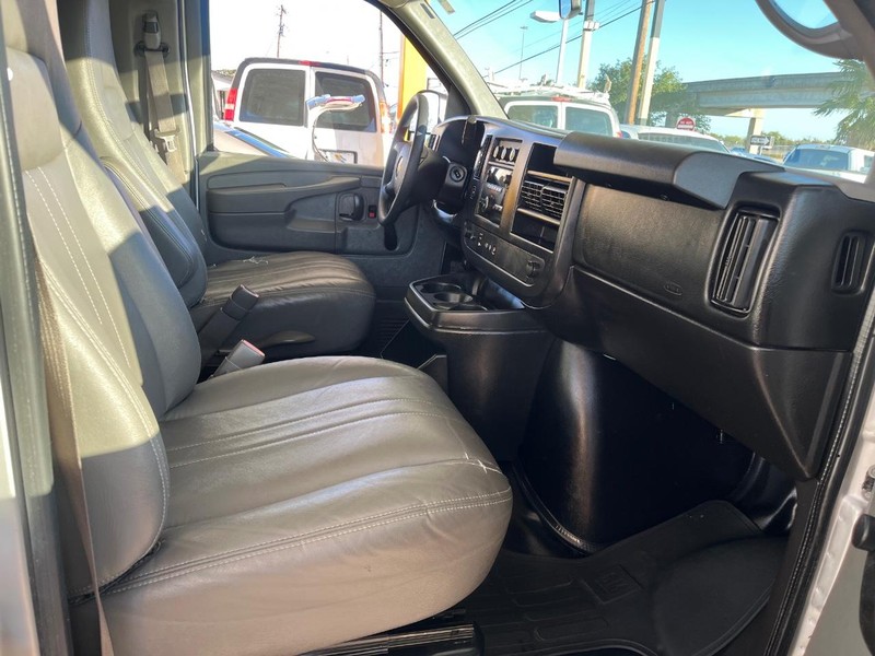 Chevrolet Express Passenger Vehicle Image 08