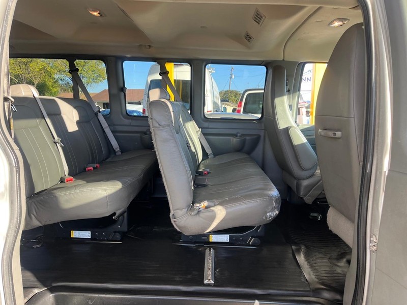 Chevrolet Express Passenger Vehicle Image 10
