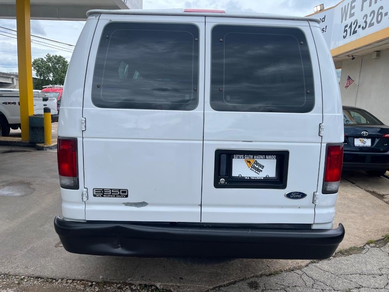 Ford Econoline Wagon Vehicle Image 05