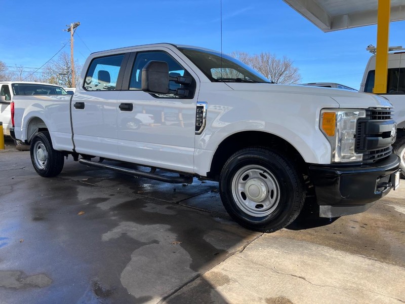 Ford Super Duty F-250 SRW Vehicle Image 03