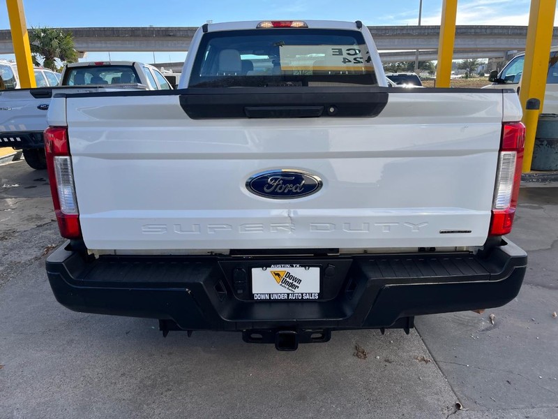 Ford Super Duty F-250 SRW Vehicle Image 05