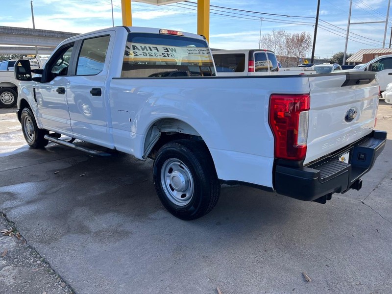 Ford Super Duty F-250 SRW Vehicle Image 06