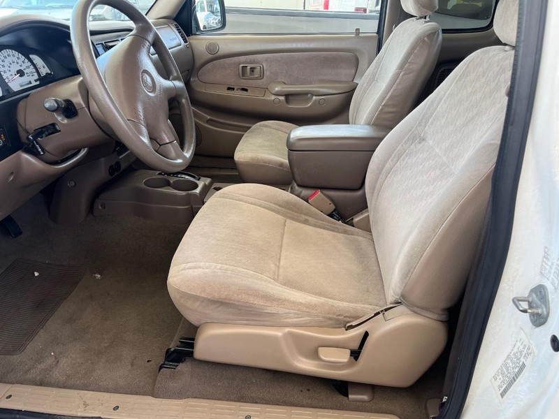 Toyota Tacoma Vehicle Image 07