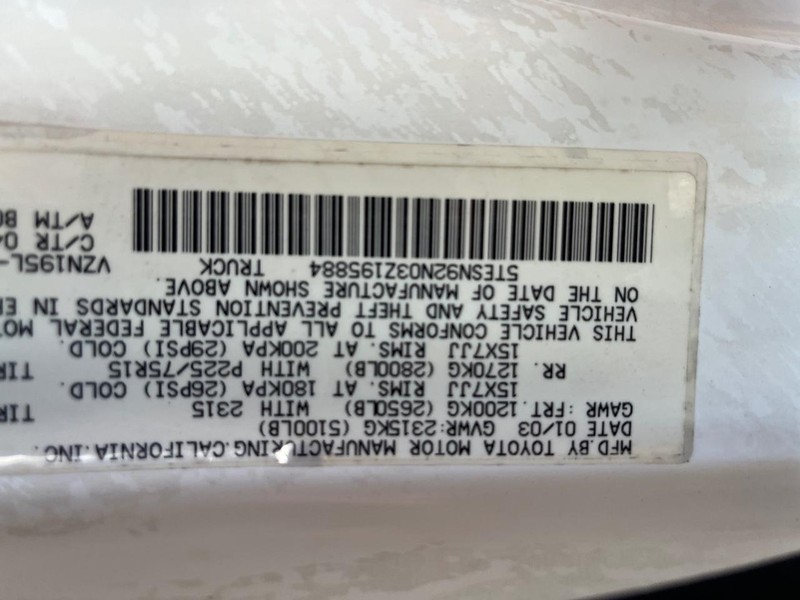 Toyota Tacoma Vehicle Image 15