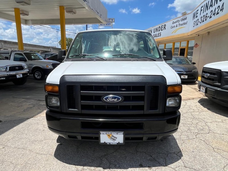 Ford Econoline Wagon Vehicle Image 02