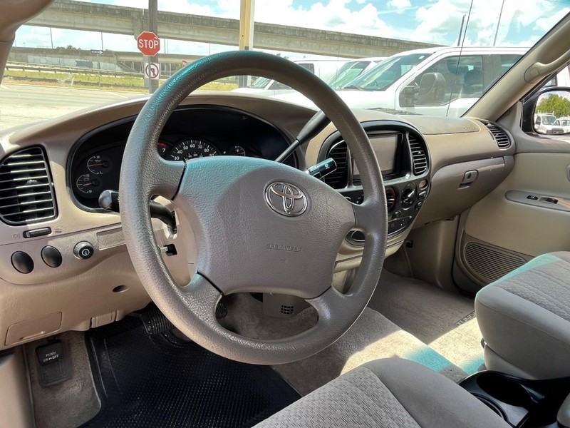 Toyota Tundra Vehicle Image 08