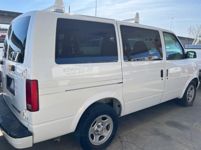 Chevrolet Astro Passenger Vehicle Image 04