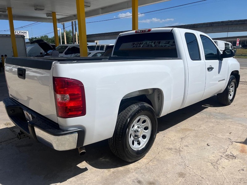 Chevrolet Silverado 1500 Vehicle Image 04