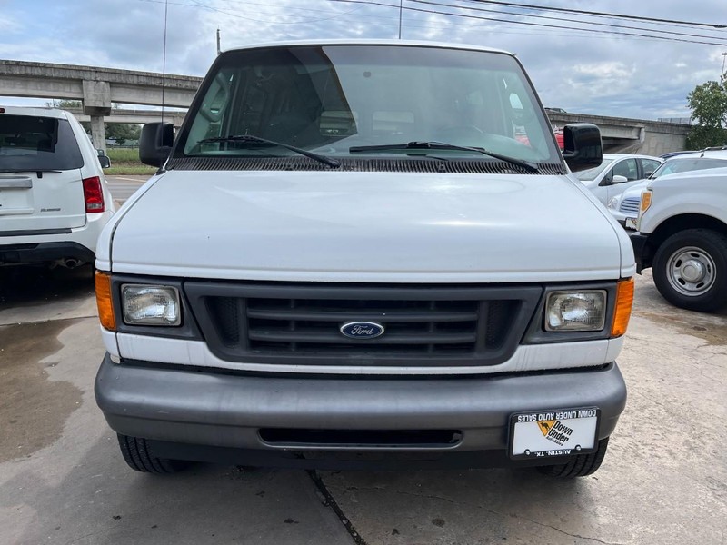 Ford Econoline Wagon Vehicle Image 02