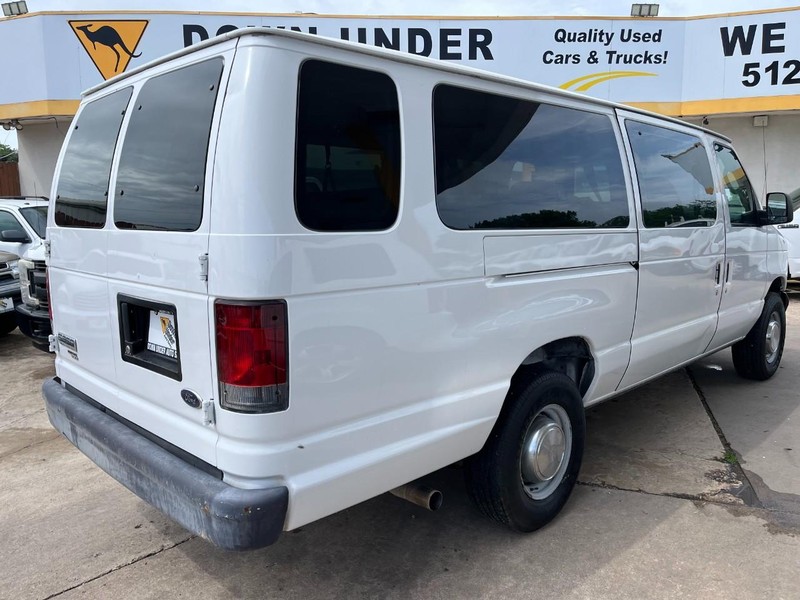 Ford Econoline Wagon Vehicle Image 04