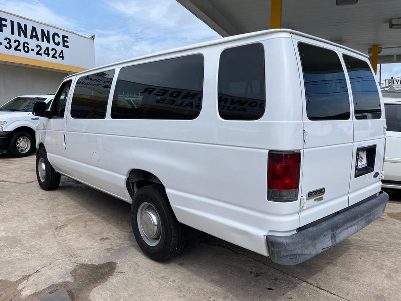 Ford Econoline Wagon Vehicle Image 06