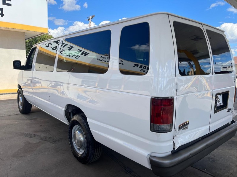 Ford Econoline Wagon Vehicle Image 04