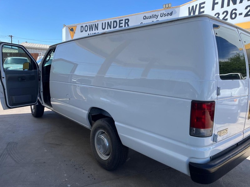 Ford Econoline Cargo Van Vehicle Image 04