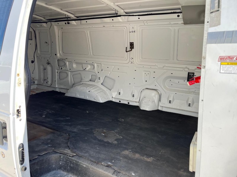 Ford Econoline Cargo Van Vehicle Image 09