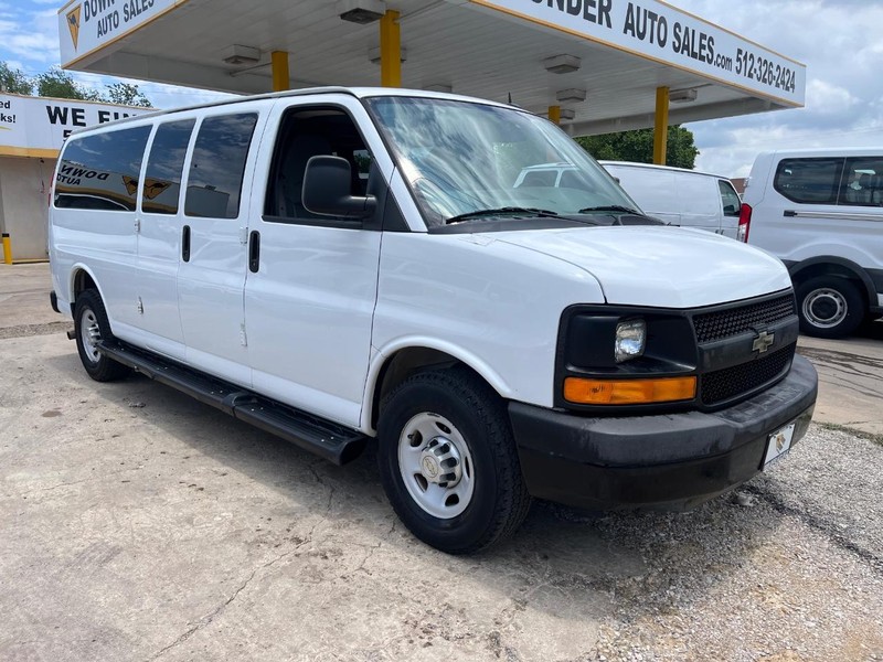 Chevrolet Express Passenger Vehicle Image 03