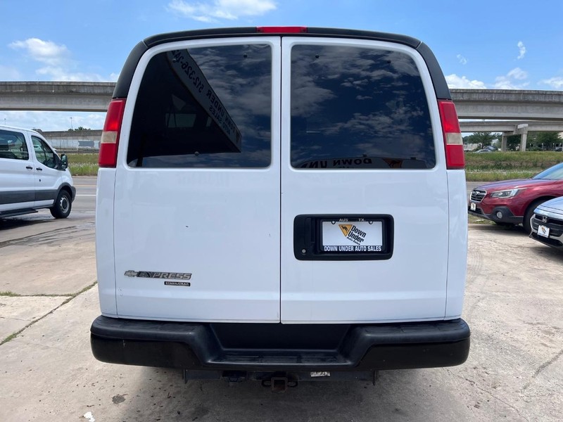 Chevrolet Express Passenger Vehicle Image 05