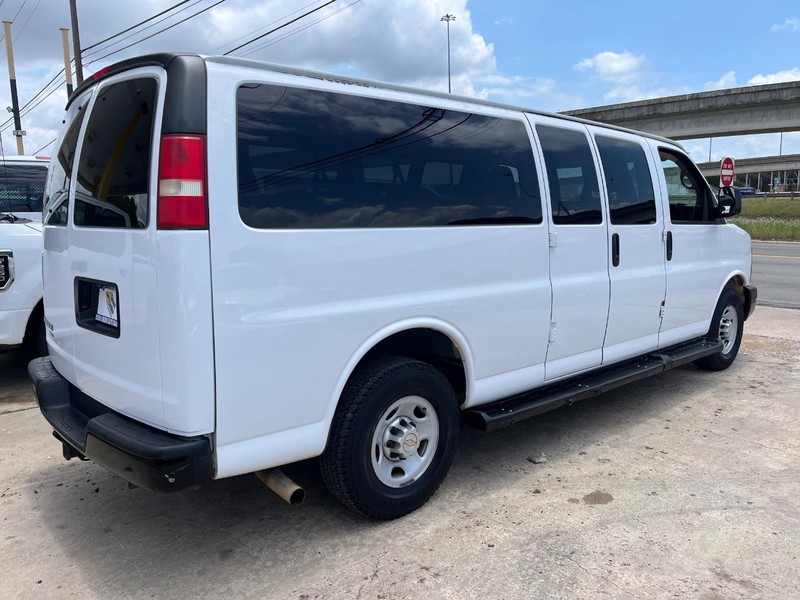 Chevrolet Express Passenger Vehicle Image 06