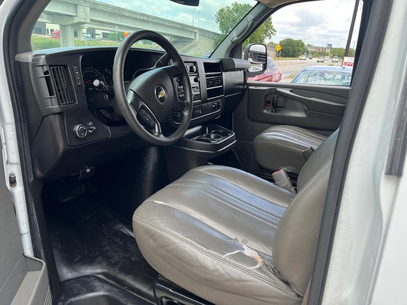 Chevrolet Express Passenger Vehicle Image 07