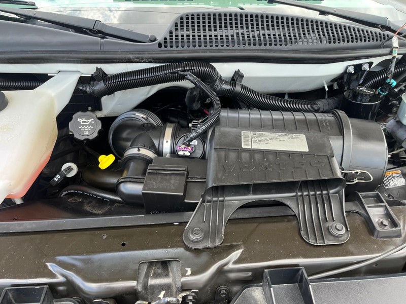 Chevrolet Express Passenger Vehicle Image 12