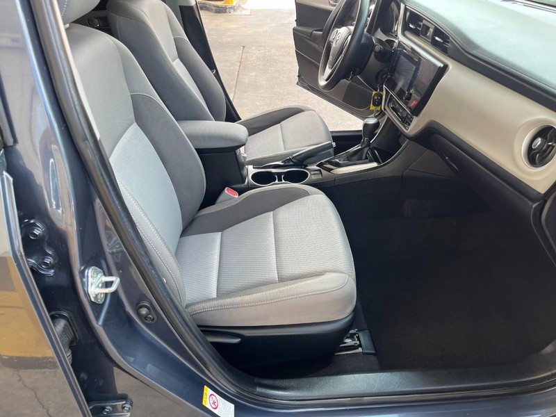 Toyota Corolla Vehicle Image 08