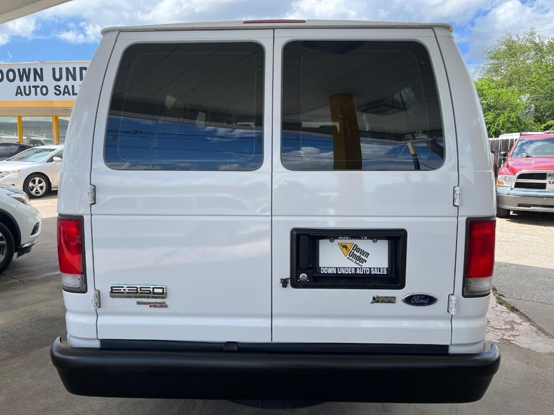 Ford Econoline Wagon Vehicle Image 05