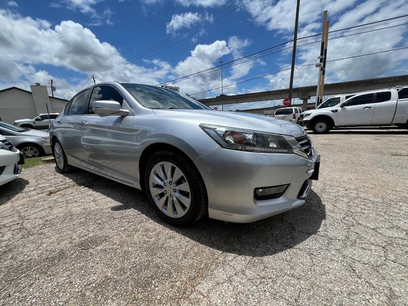 Honda Accord Sedan Vehicle Image 03