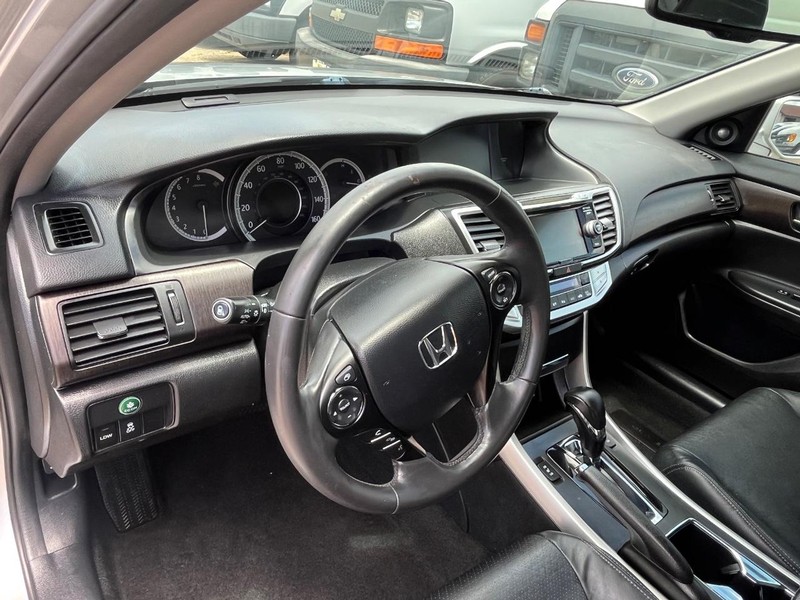 Honda Accord Sedan Vehicle Image 08