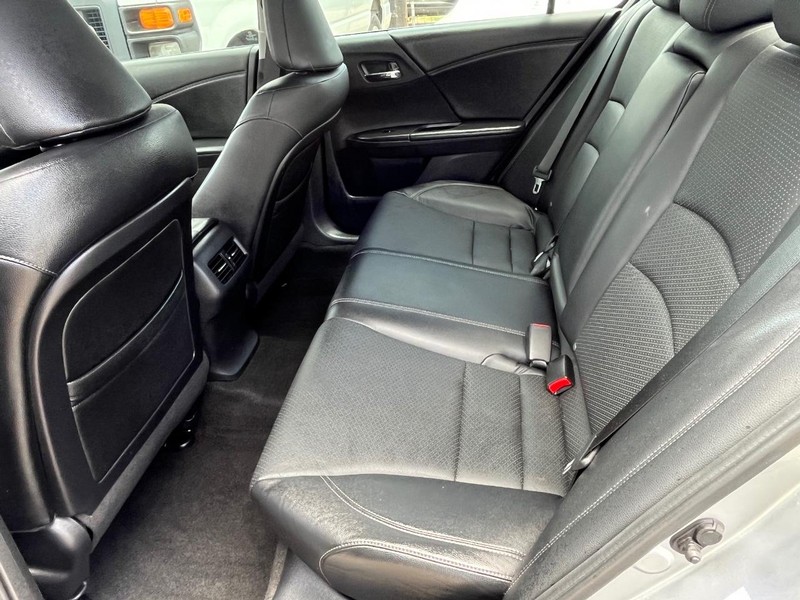 Honda Accord Sedan Vehicle Image 09