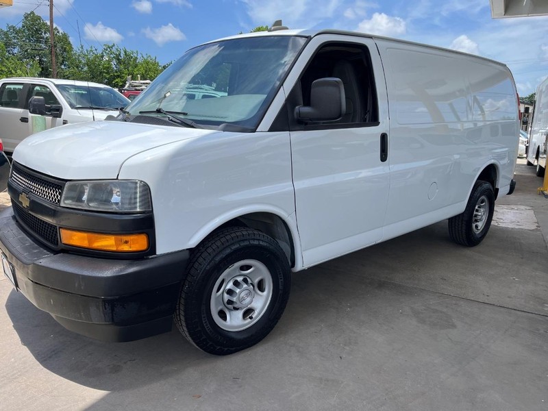 Chevrolet Express Cargo Van Vehicle Image 03