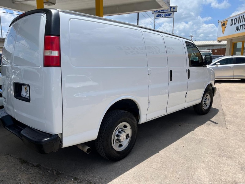 Chevrolet Express Cargo Van Vehicle Image 06