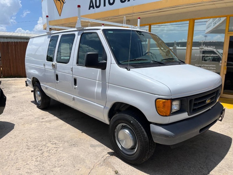Ford Econoline Cargo Van Vehicle Image 03