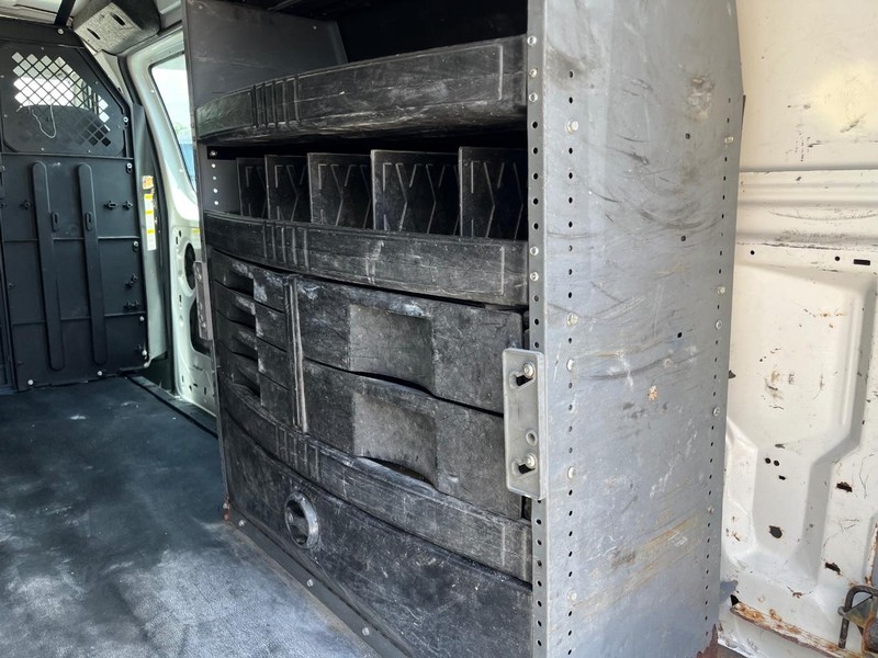 Ford Econoline Cargo Van Vehicle Image 09