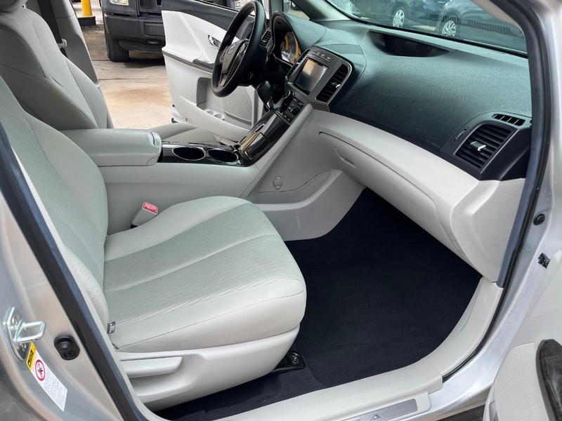 Toyota Venza Vehicle Image 08