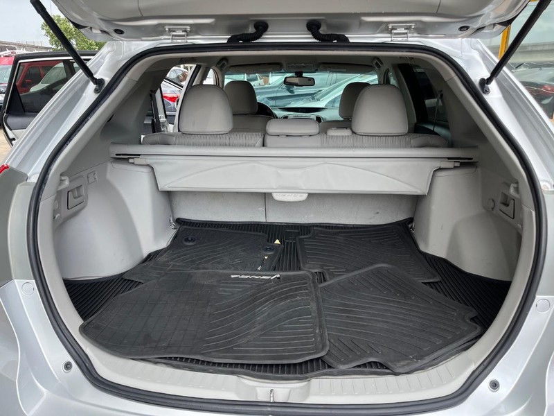 Toyota Venza Vehicle Image 10