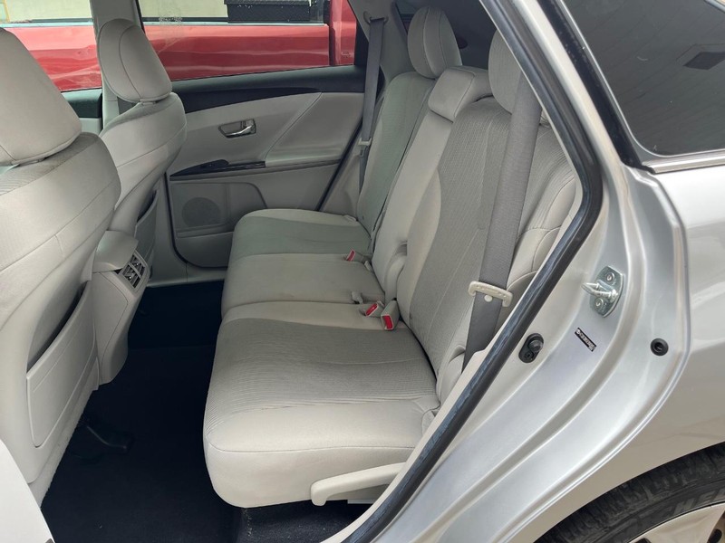 Toyota Venza Vehicle Image 11