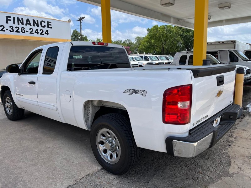 Chevrolet Silverado 1500 Vehicle Image 04