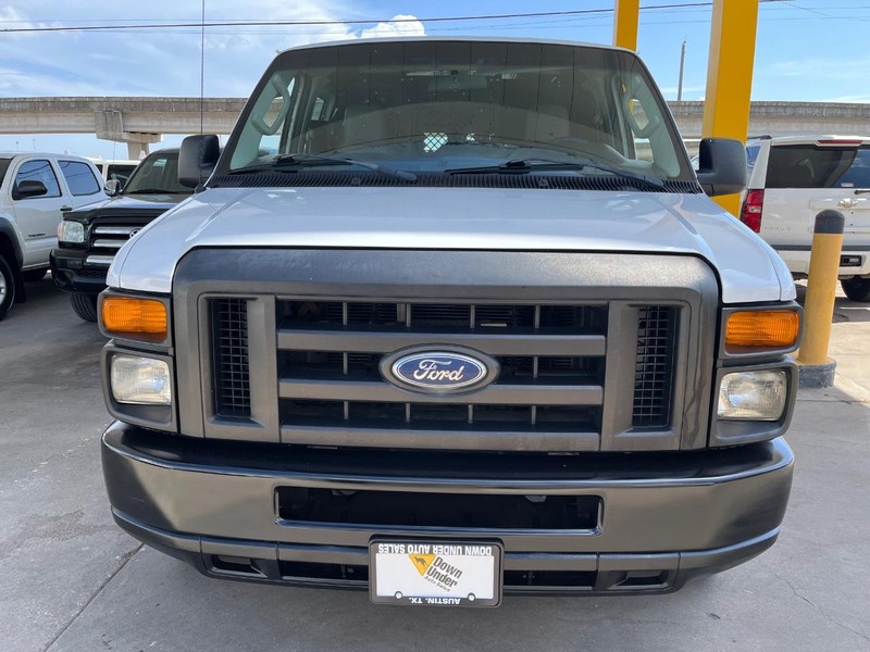 Ford Econoline Cargo Van Vehicle Image 02