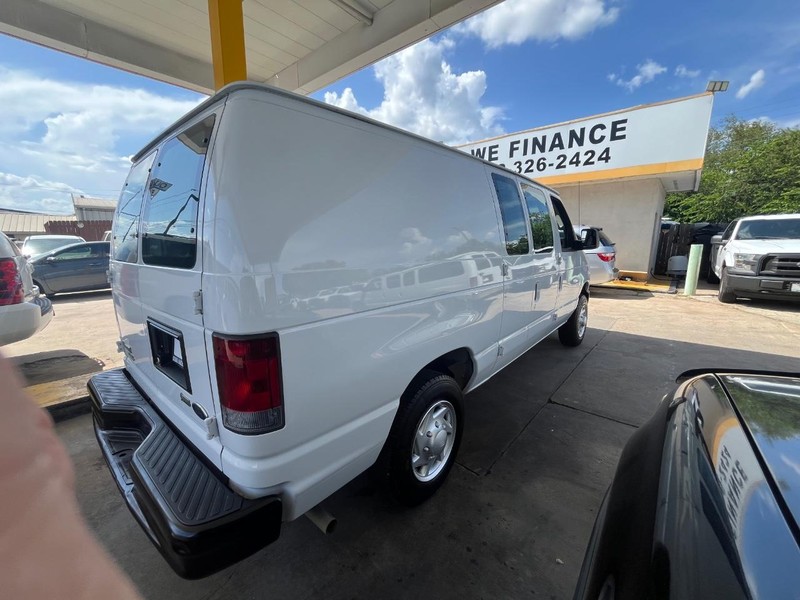 Ford Econoline Cargo Van Vehicle Image 04