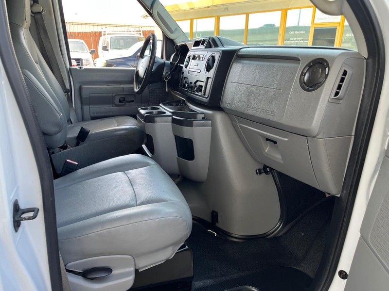 Ford Econoline Cargo Van Vehicle Image 07
