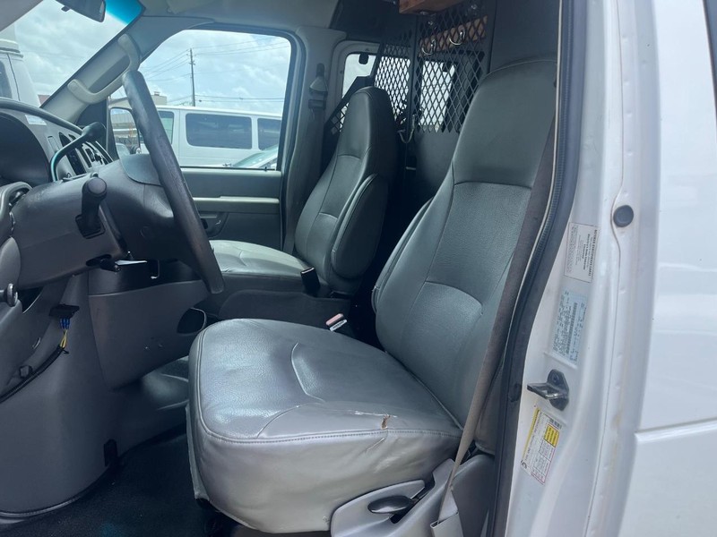 Ford Econoline Cargo Van Vehicle Image 05