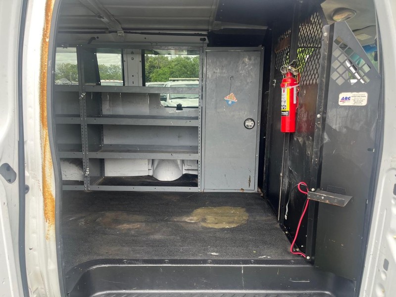 Ford Econoline Cargo Van Vehicle Image 07