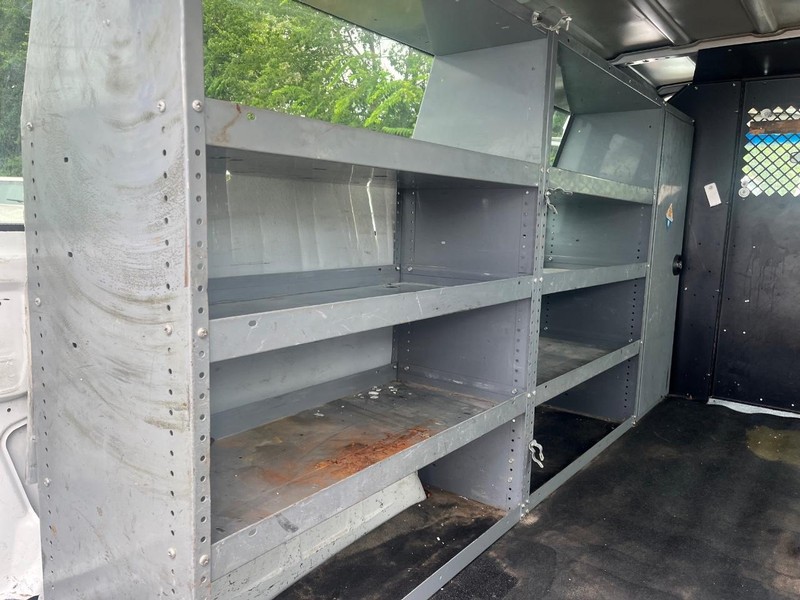 Ford Econoline Cargo Van Vehicle Image 09