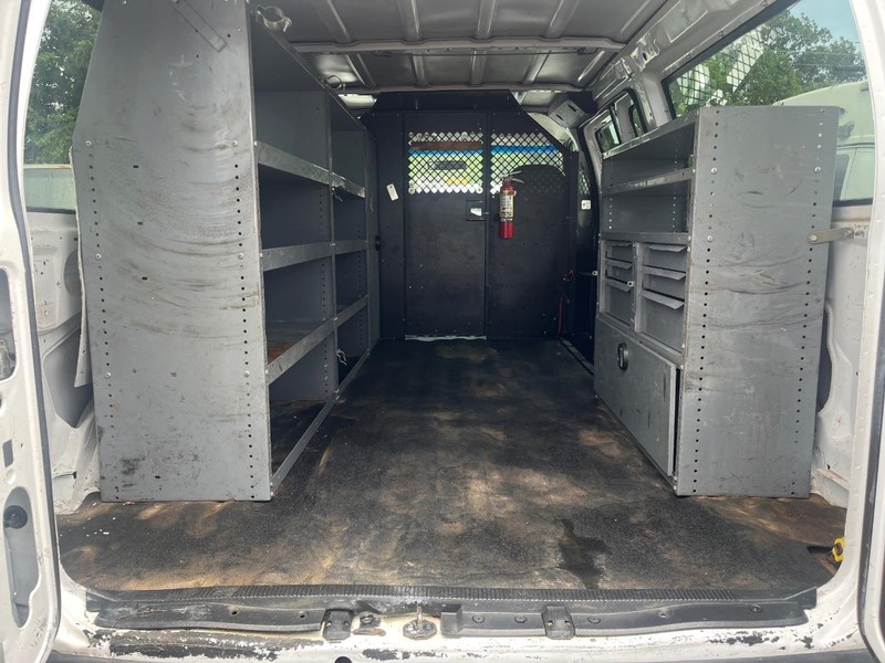 Ford Econoline Cargo Van Vehicle Image 10