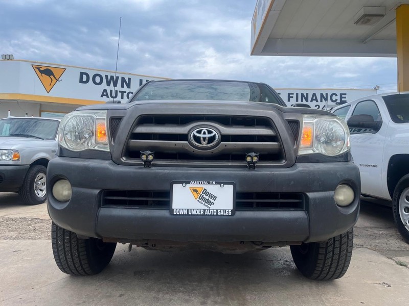 Toyota Tacoma Vehicle Image 02