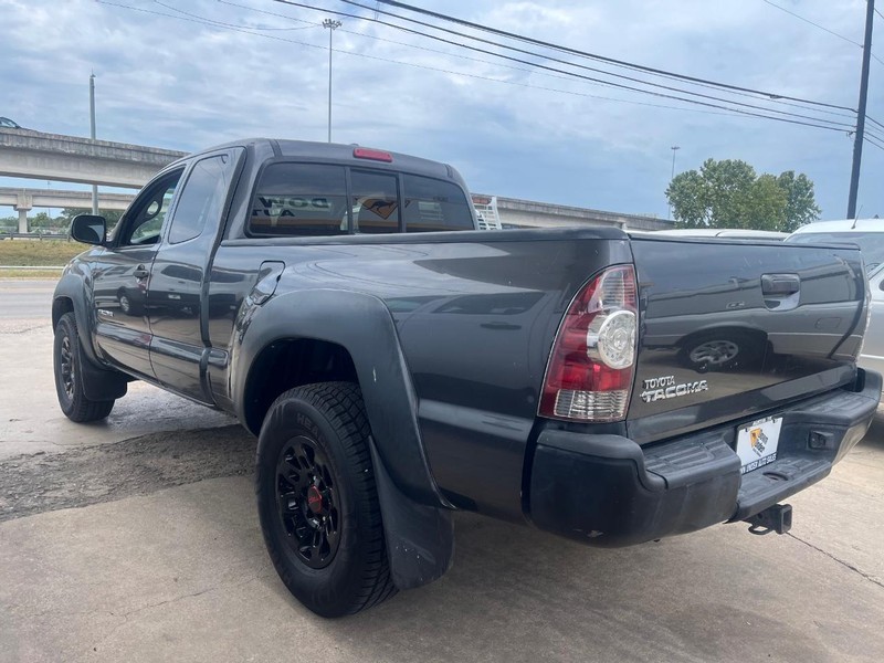 Toyota Tacoma Vehicle Image 06