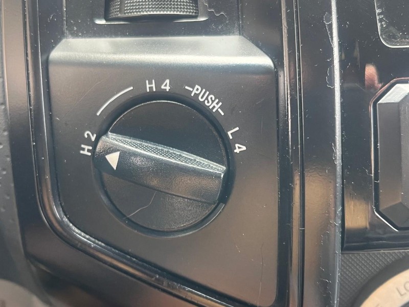 Toyota Tacoma Vehicle Image 12