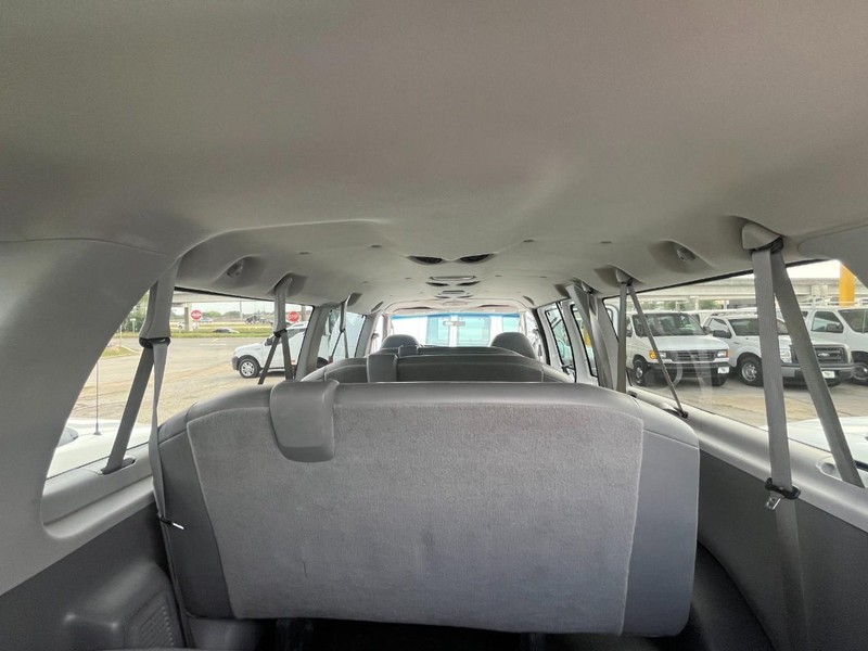 Ford Econoline Wagon Vehicle Image 09