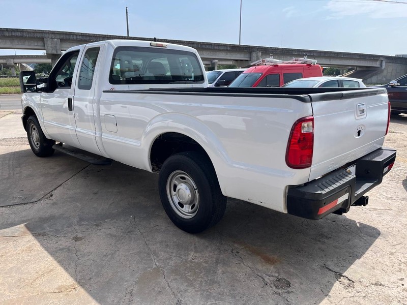 Ford Super Duty F-250 SRW Vehicle Image 06